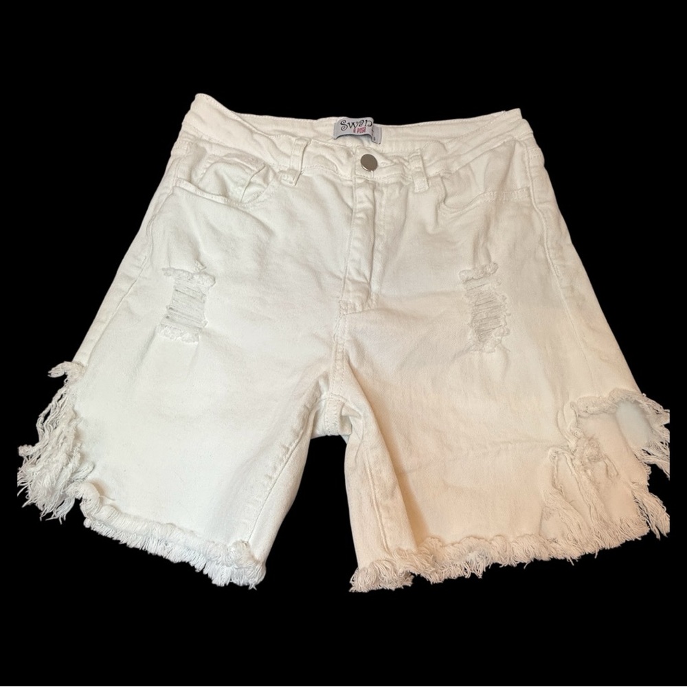 SWANK high waist distressed white jean shorts… have a lot of stretch size sm 4/6